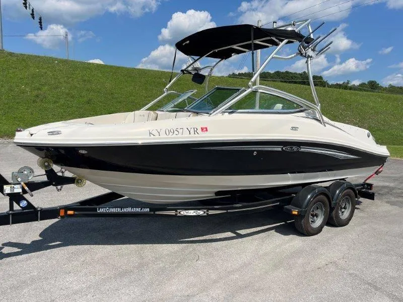 Slide: The Image of Sea Ray 210 Select 2007 - 65