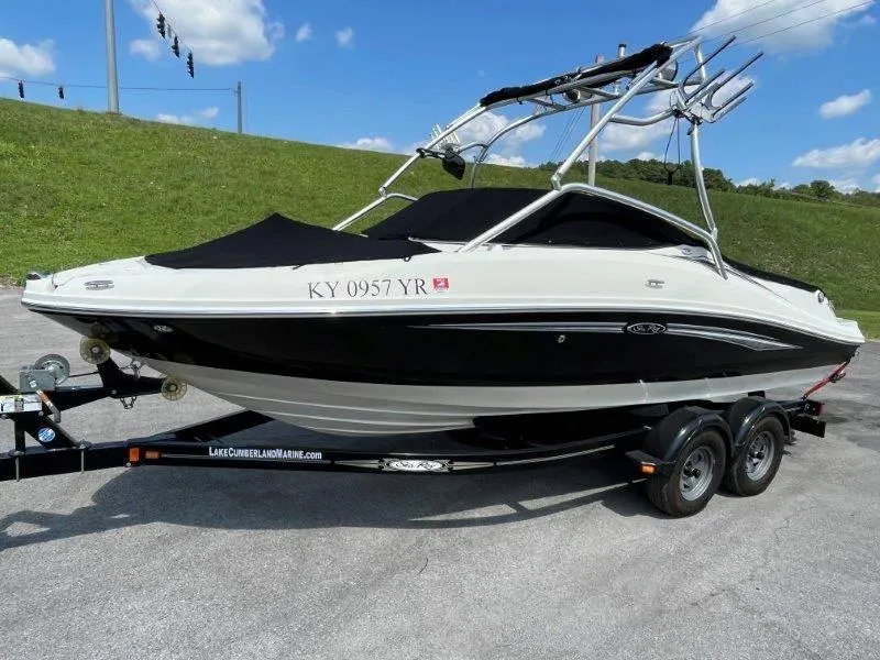 Slide: The Image of Sea Ray 210 Select 2007 - 84