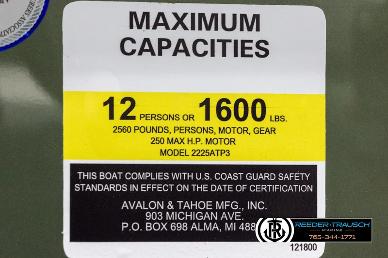 Slide: The Image of Maximum capacity label for Avalon LSZ CRB 2025 boat, 12 persons or 1600 lbs. - 48