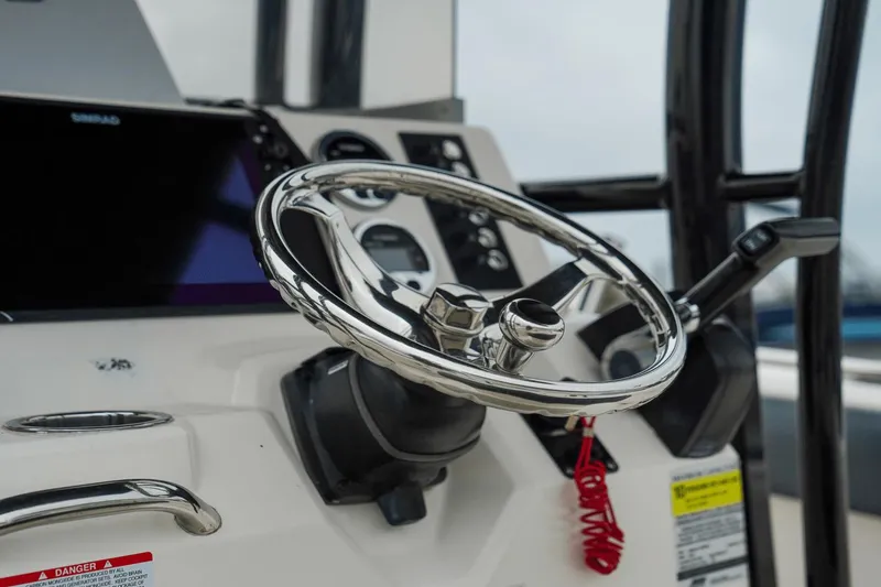 Slide: The Image of Robalo R222 2020 - 15