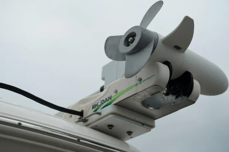 Slide: The Image of Robalo R222 2020 - 3