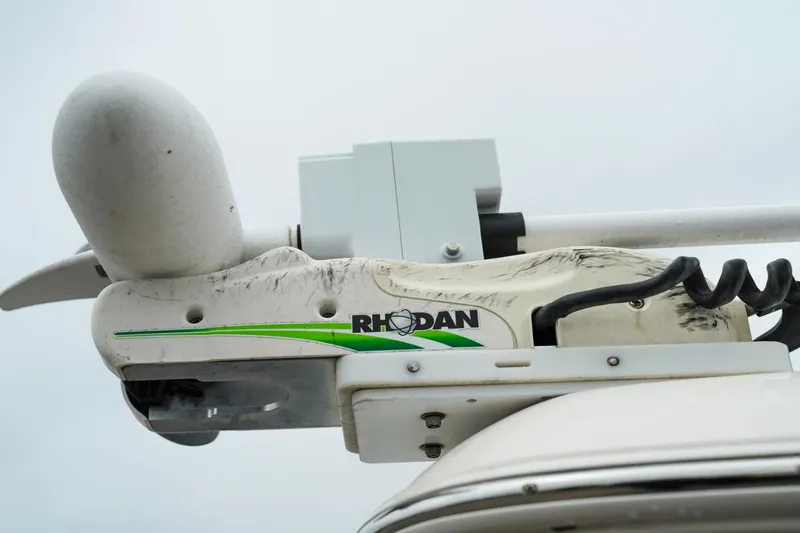 Slide: The Image of Robalo R222 2020 - 4