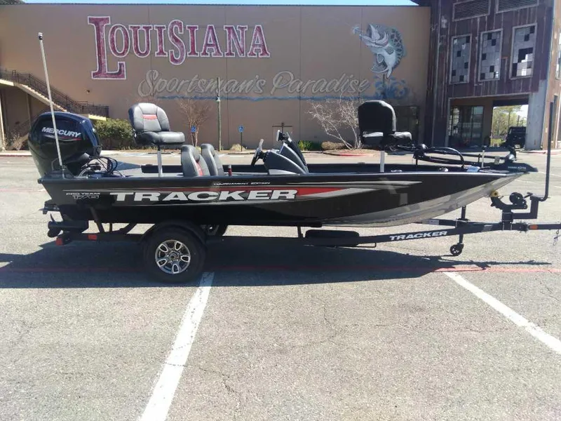 Slide: The Image of 2025 Tracker Pro Team 175 boat parked at Louisiana Sportsman's Paradise. - 6