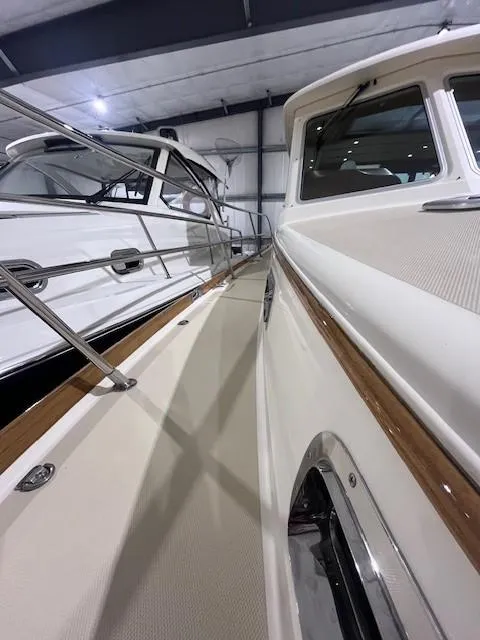 Slide: The Image of Sabre 40 Sedan 2011 - 64