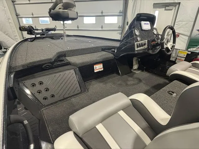 Slide: The Image of Nitro Z18 2025 - 7