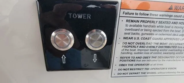 Slide: The Image of Sea Ray 260 SLX 2025 - 13