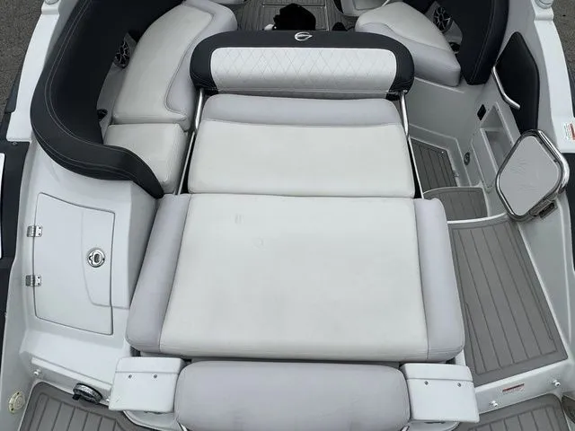 Slide: The Image of Crownline Boats E 255 2020 - 12