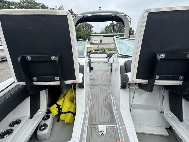 Slide: The Image of Crownline Boats E 255 2020 - 9