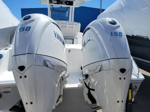 Slide: The Image of 2024 Sea Hunt Gamefish 25 with twin Yamaha 150 outboard engines. - 4