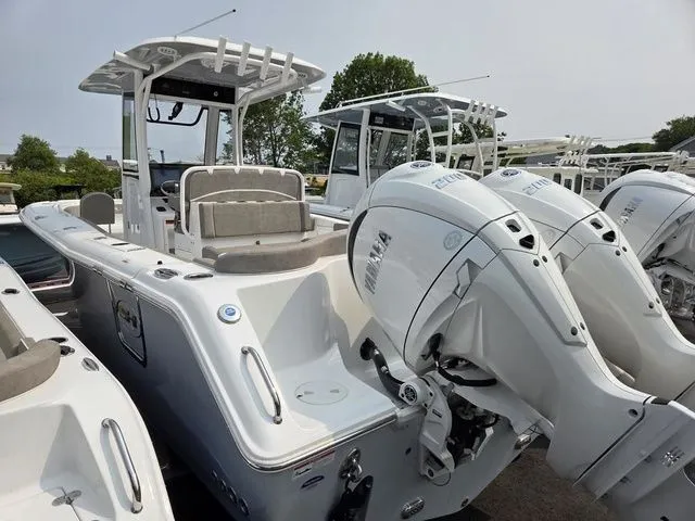 Slide: The Image of Sea Hunt Ultra 275se 2025 - 6