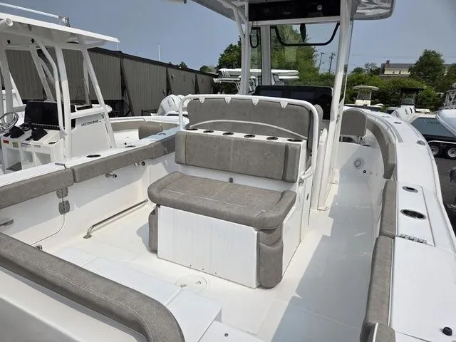 Slide: The Image of Sea Hunt Ultra 275se 2025 - 7