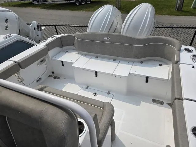 Slide: The Image of Sea Hunt Ultra 275se 2025 - 9