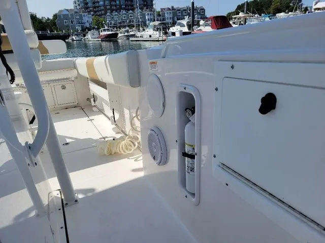 Slide: The Image of Edgewater 245CC 2023 - 14