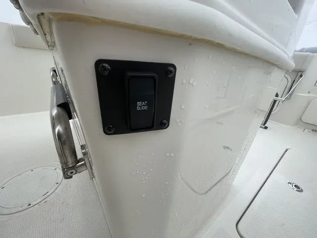 Slide: The Image of Sailfish 290 CC 2023 - 15