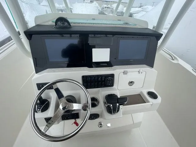 Slide: The Image of Sailfish 290 CC 2023 - 6