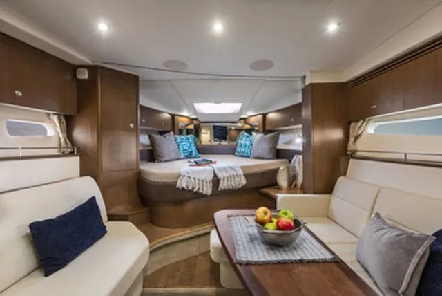 Slide: The Image of Sea Ray Sundancer 350 Coupe 2019 - 11