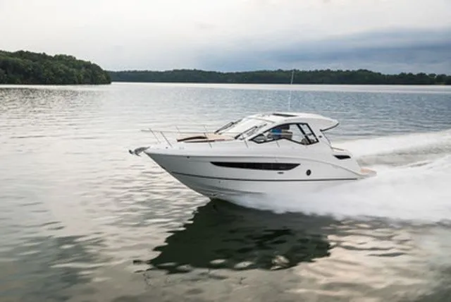 Slide: The Image of Sea Ray Sundancer 350 Coupe 2019 - 3