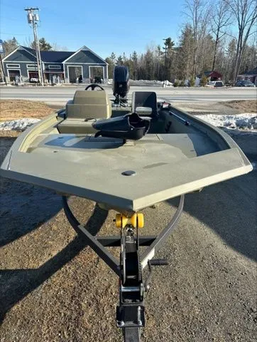 Slide: The Image of Tracker Grizzly 1754 SC 2024 - 7