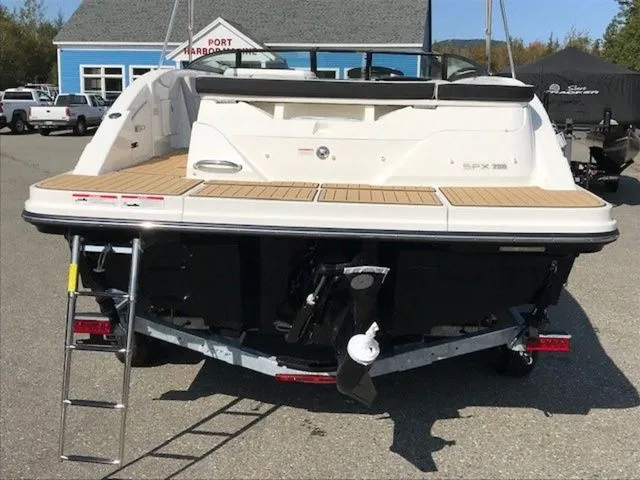 Slide: The Image of Sea Ray 230 SPX 2024 - 3