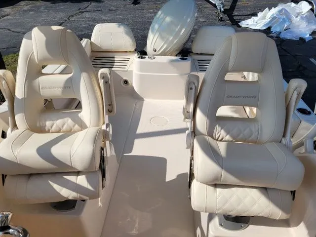 Slide: The Image of Grady-White Adventure 218 2025 - 15