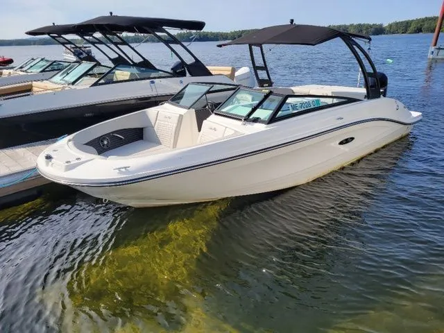 Slide: The Image of Sea Ray 230 SPX 2023 - 3