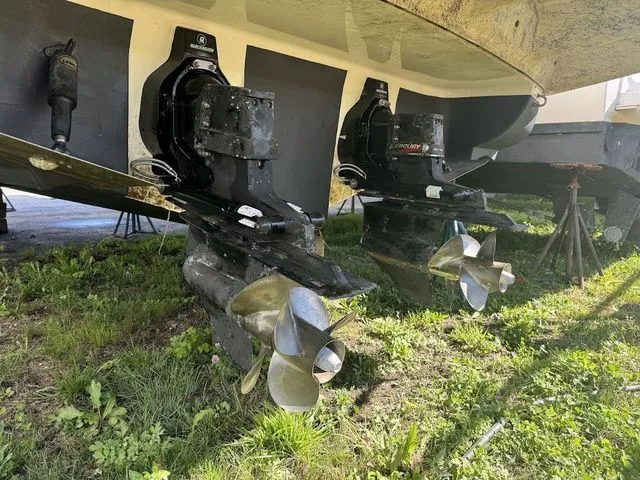 Slide: The Image of Rinker 342 VISTA VEE 2003 - 3