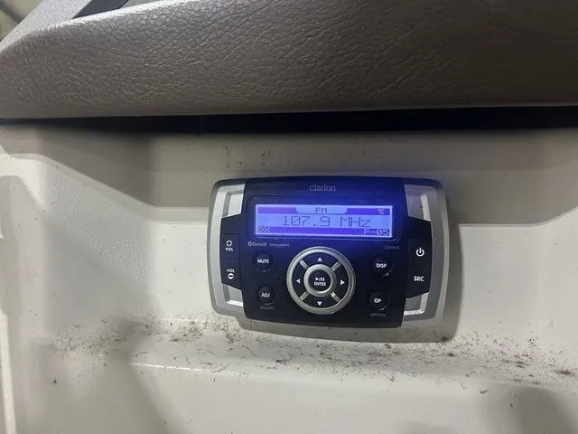 Slide: The Image of Chaparral 246 SSi 2017 - 8