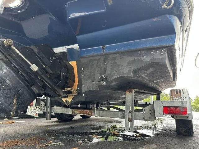 Slide: The Image of Sea Ray 220 Sundeck 2006 - 10