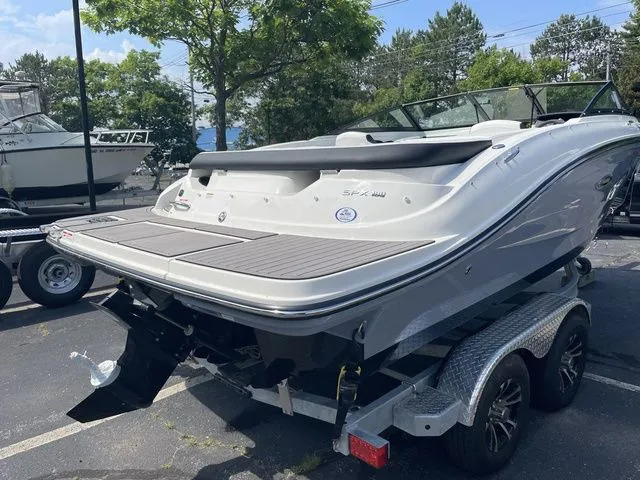 Slide: The Image of Sea Ray 190 Sport 2023 - 4