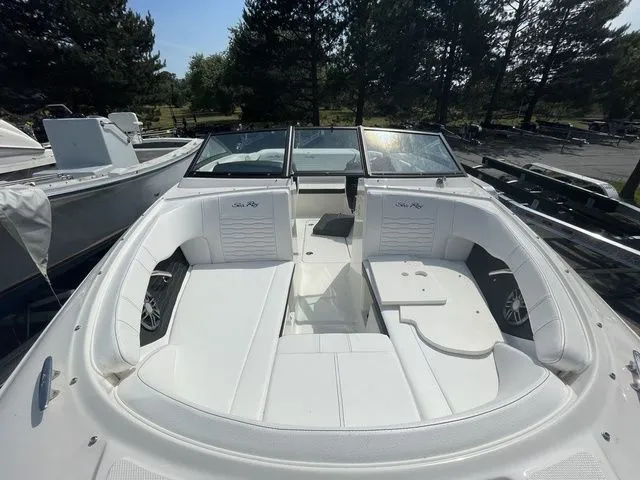 Slide: The Image of Sea Ray 190 Sport 2023 - 7