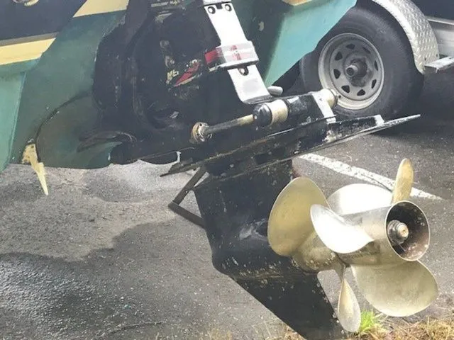 Slide: The Image of Chaparral 235 SSi 2001 - 5