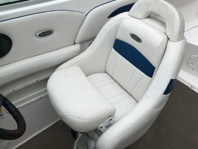 Slide: The Image of Chaparral 235 SSi 2001 - 8