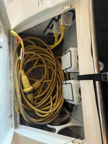 Slide: The Image of Four Winns 298 Vista 2005 - 5