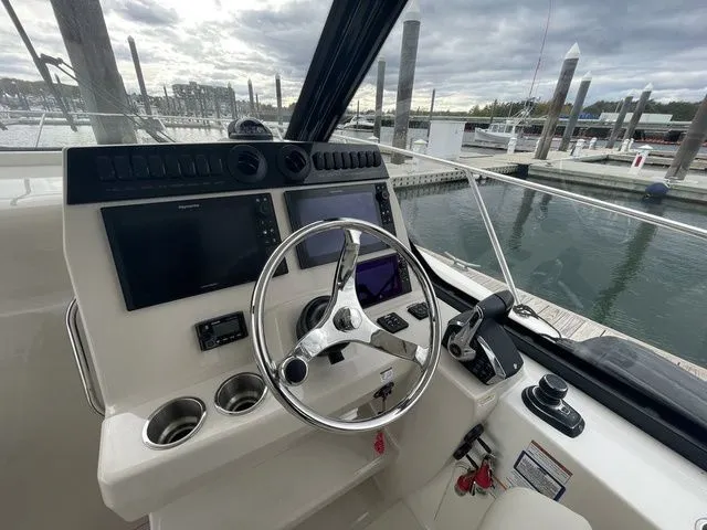 Slide: The Image of Boston Whaler 325 Conquest 2023 - 11