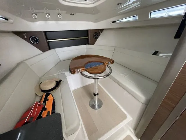 Slide: The Image of Boston Whaler 325 Conquest 2023 - 15