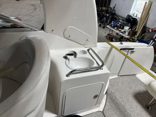 Slide: The Image of Sea Ray 260 Sundancer 2004 - 10