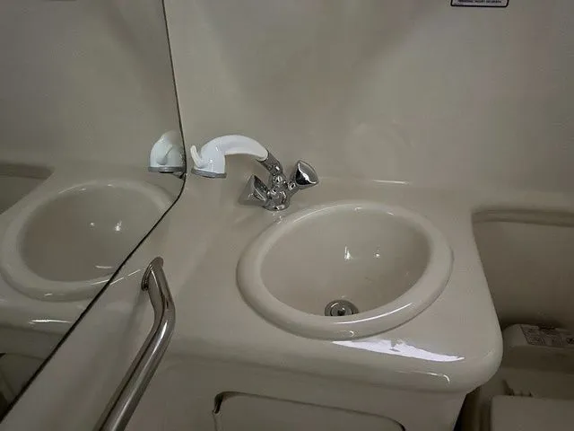 Slide: The Image of Sea Ray 260 Sundancer 2004 - 15