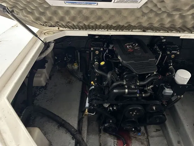 Slide: The Image of Sea Ray 260 Sundancer 2004 - 20