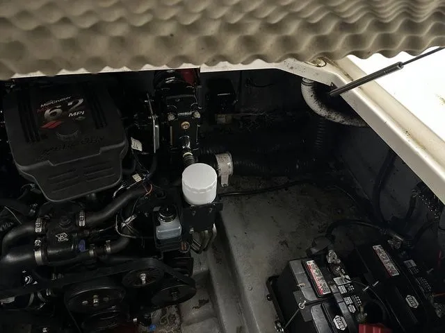 Slide: The Image of Sea Ray 260 Sundancer 2004 - 21