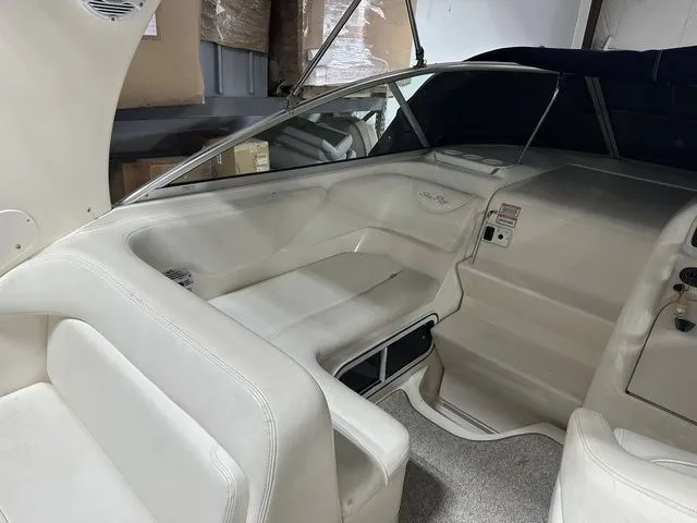 Slide: The Image of Sea Ray 260 Sundancer 2004 - 6