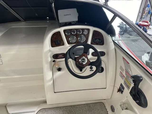 Slide: The Image of Sea Ray 260 Sundancer 2004 - 8