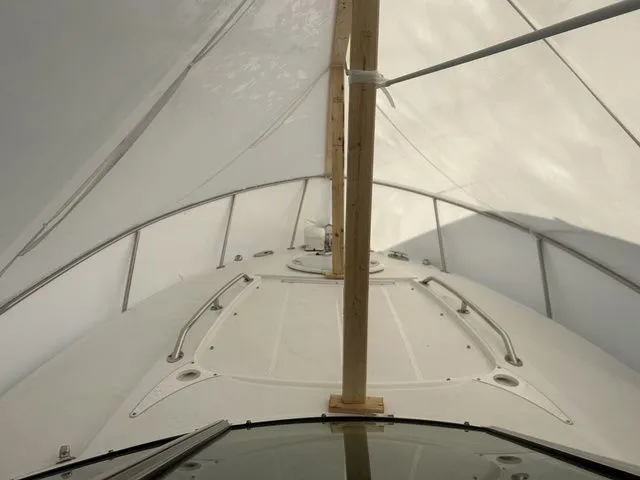 Slide: The Image of Monterey 295 Sport Yacht 2022 - 10