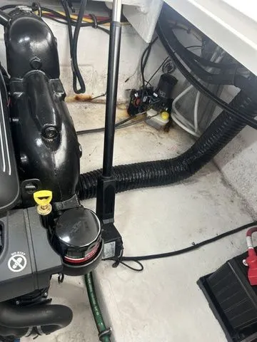 Slide: The Image of Monterey 295 Sport Yacht 2022 - 22