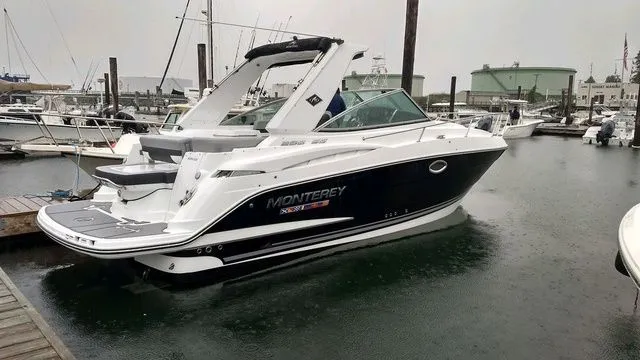 Slide: The Image of Monterey 295 Sport Yacht 2022 - 5