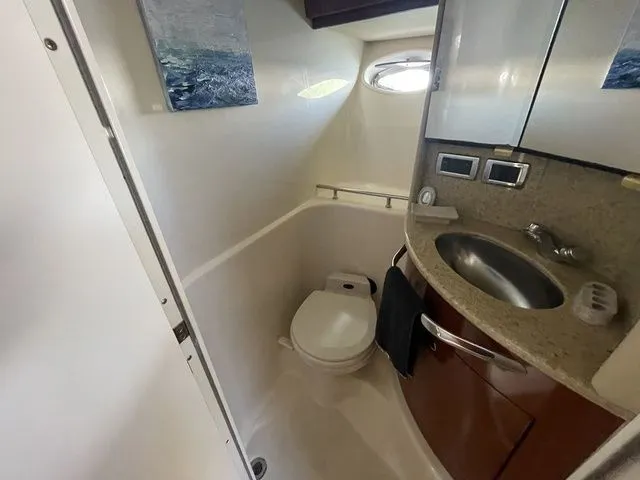 Slide: The Image of Sea Ray 420 Sundancer 2003 - 23