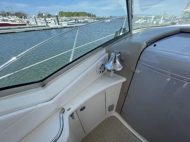 Slide: The Image of Sea Ray 420 Sundancer 2003 - 31