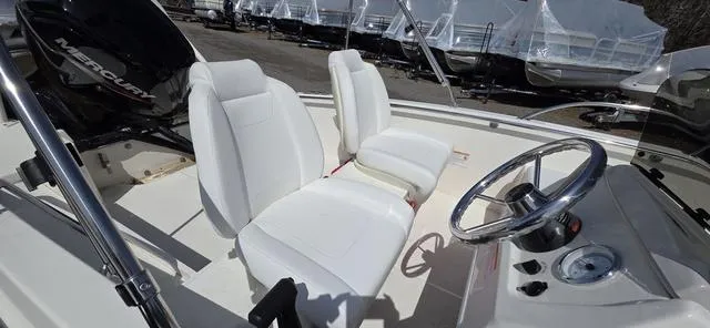 Slide: The Image of Boston Whaler 160 Super Sport 2024 - 7