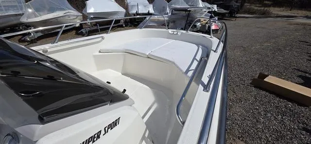 Slide: The Image of Boston Whaler 160 Super Sport 2024 - 8