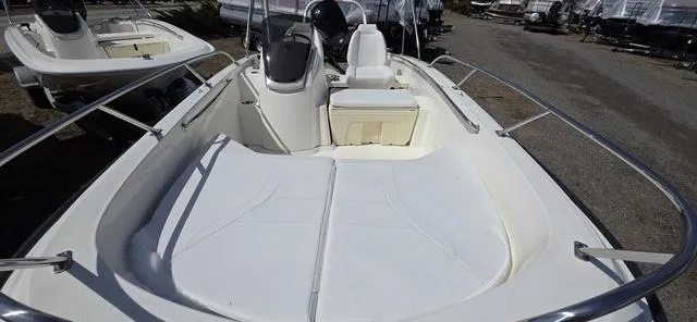 Slide: The Image of Boston Whaler 160 Super Sport 2024 - 9