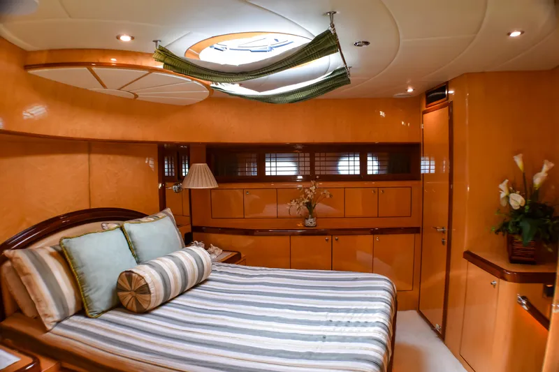 Slide: The Image of Johnson 87' Motor Yacht 2006 - 72